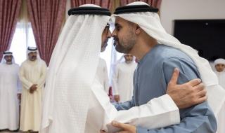حامد بن زايد وذياب بن محمد بن زايد يقدِّمان واجب العزاء في وفاة والدة الشهيد محمد هزاع المنصوري