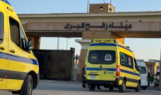 معبر رفح البري يستقبل 95 جريحًا ومريضًا ومرافقًا فلسطينيًا