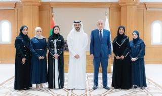 سلطان بن أحمد يستقبل خريجي الدكتوراه المزدوجة في الطب الجزيئي
